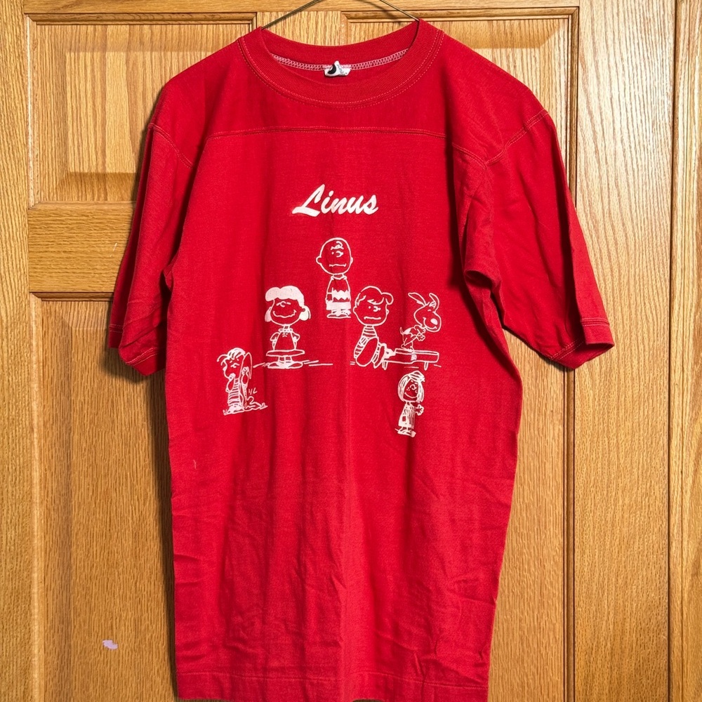 Vintage Bright Red Short Charlie Brown Crew Short Sleeve Tee